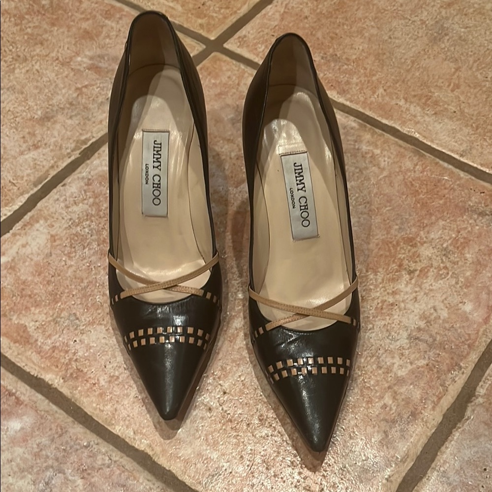 Jimmy Choo/London leather pump. Size 7 Black and Tan.
